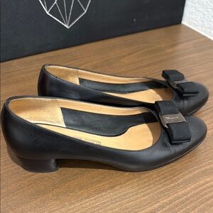 Classic Salvatore Ferragamo Black Leather Flats with Bow